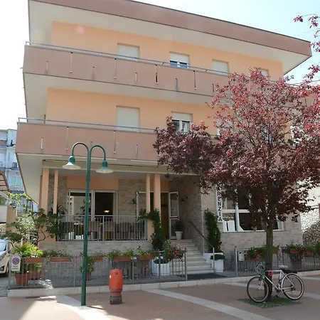 Larenzia Hotell Cattolica