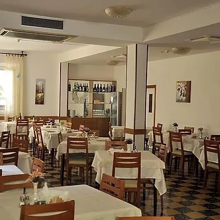 Larenzia Cattolica