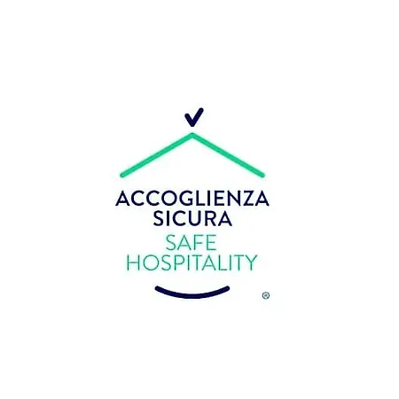 Hotel Larenzia Cattolica