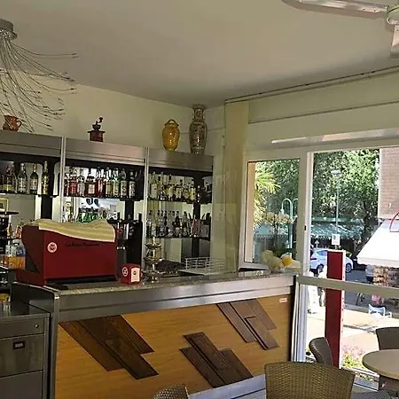 Larenzia Hotel