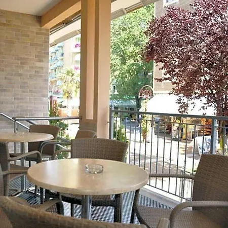 Larenzia Hotel 3*