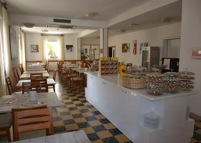 Hotel Larenzia Cattolica