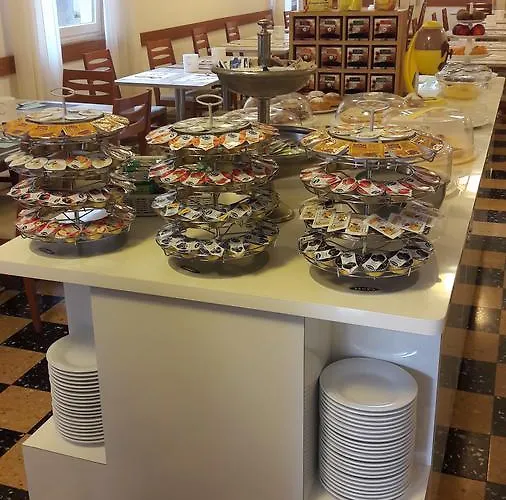 Hotell Larenzia Cattolica